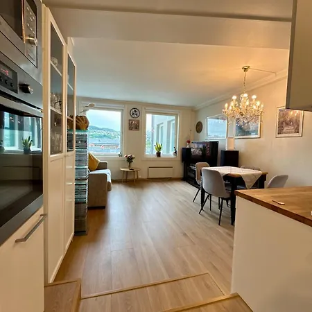 Jupiter Canal View, Cozy Retreat, Location ! * 트론헤임
